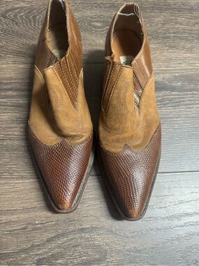 Vintage Women’s Nine West Two-Tone Brown Leather  Western Booties
